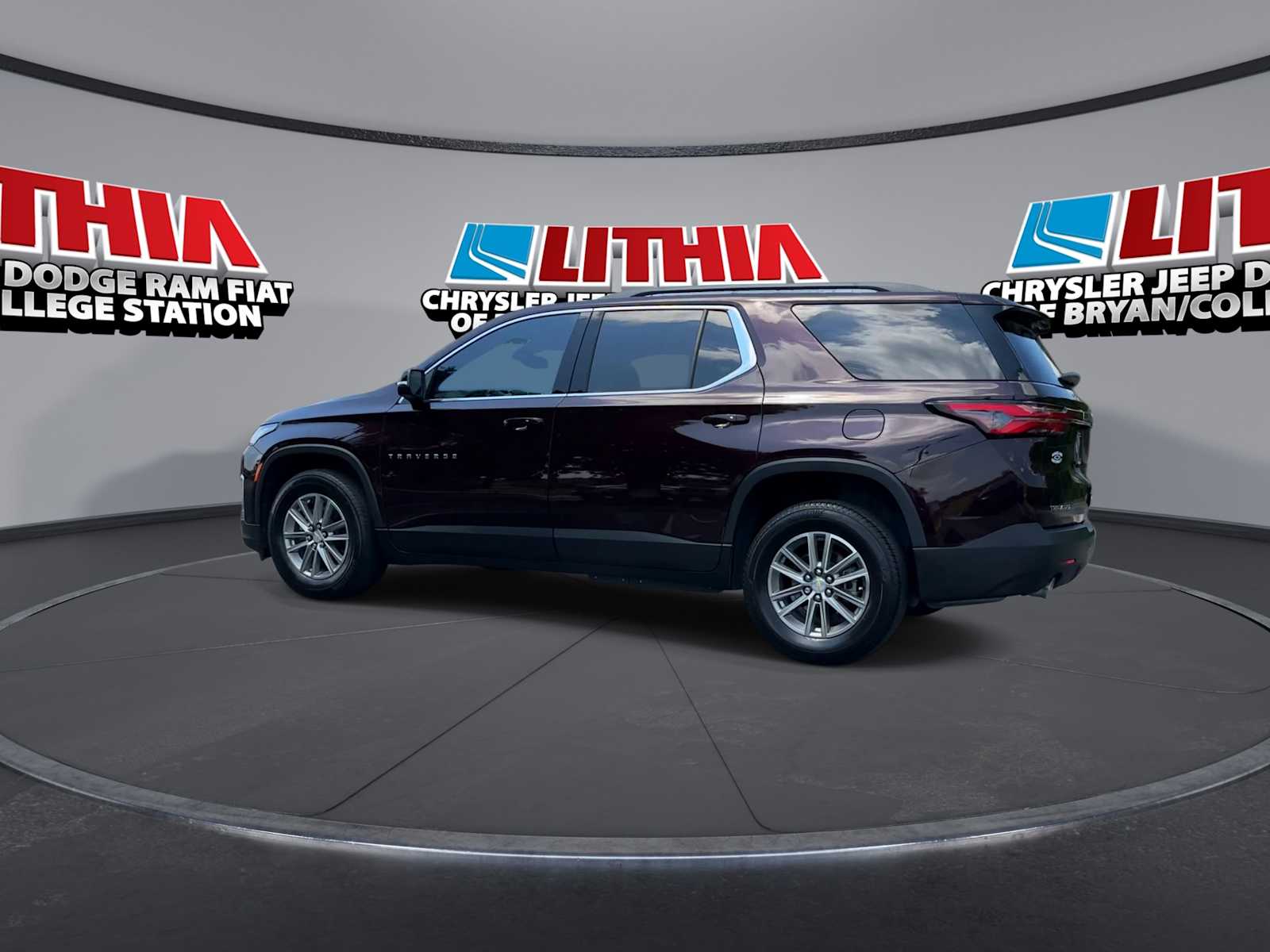 Thumbnail: 2023 Chevrolet Traverse - 5