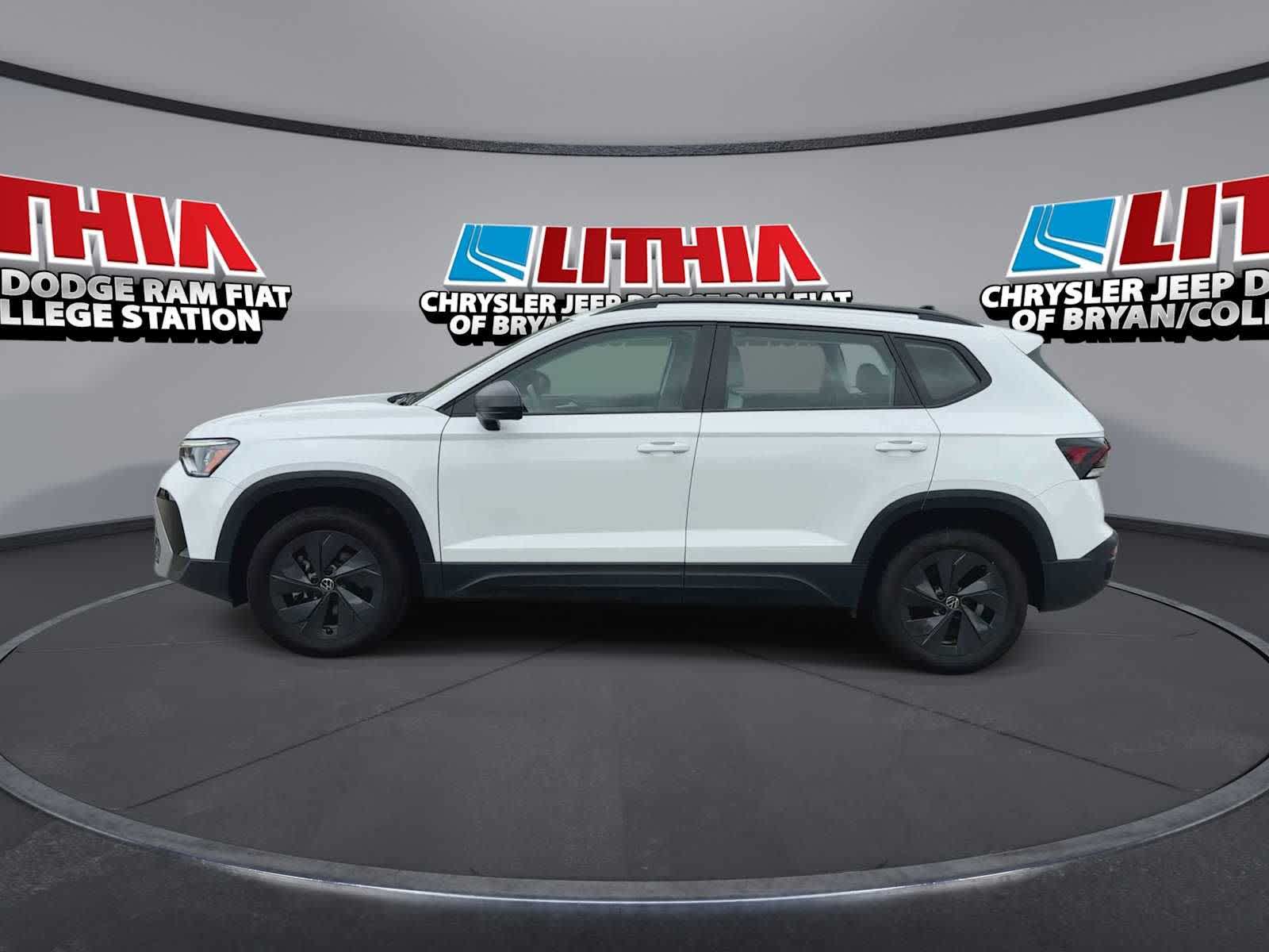 Thumbnail: 2025 Volkswagen Taos - 4