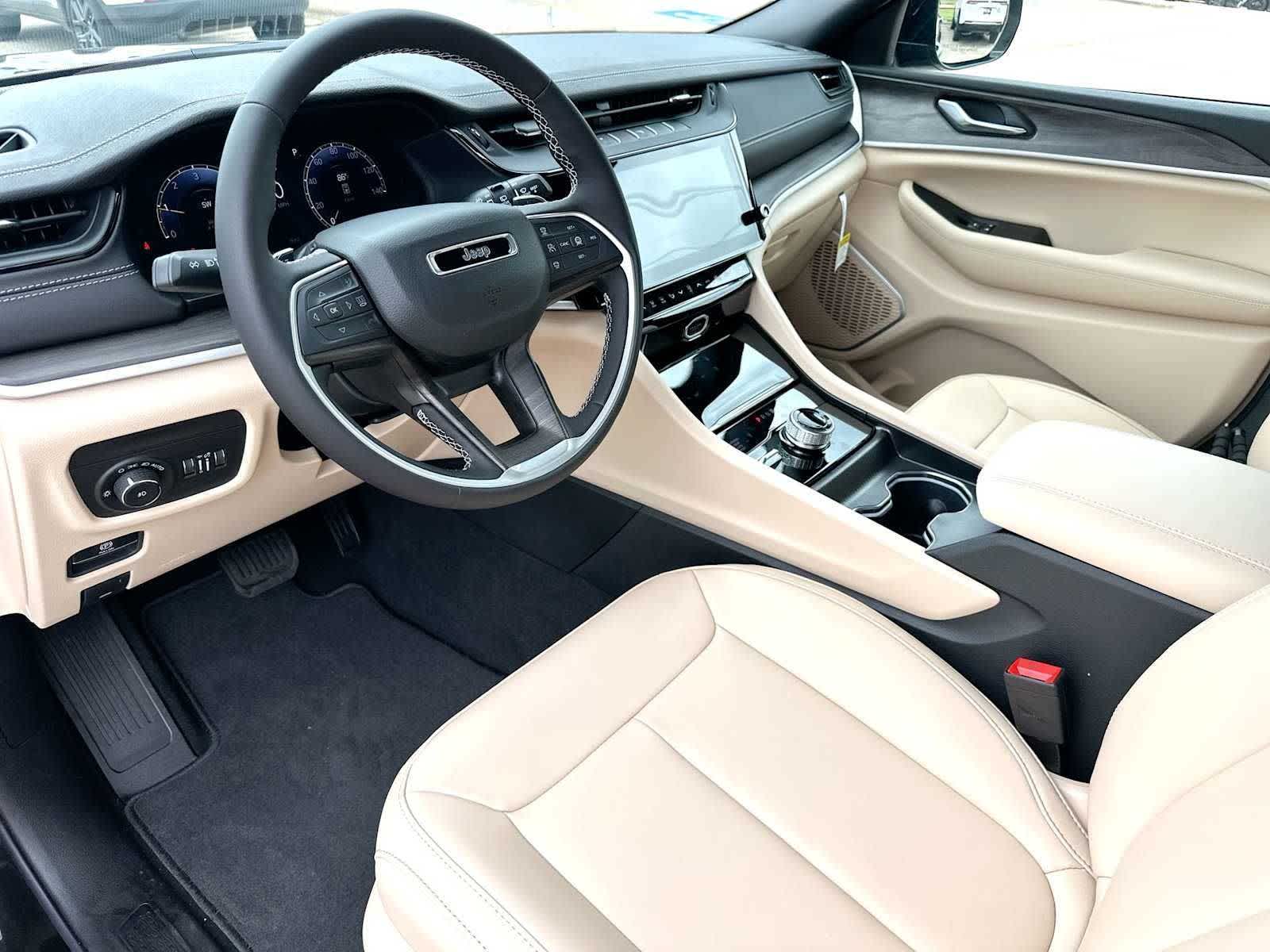 Thumbnail: 2026 Jeep Grand Cherokee - 18