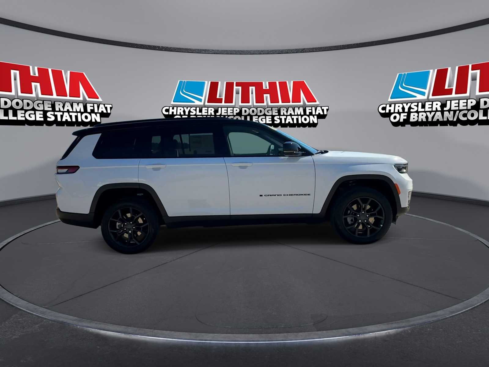 Thumbnail: 2025 Jeep Grand Cherokee - 9