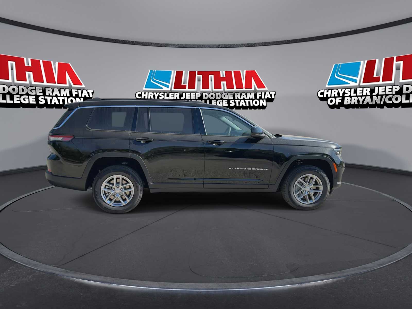 Thumbnail: 2026 Jeep Grand Cherokee - 9