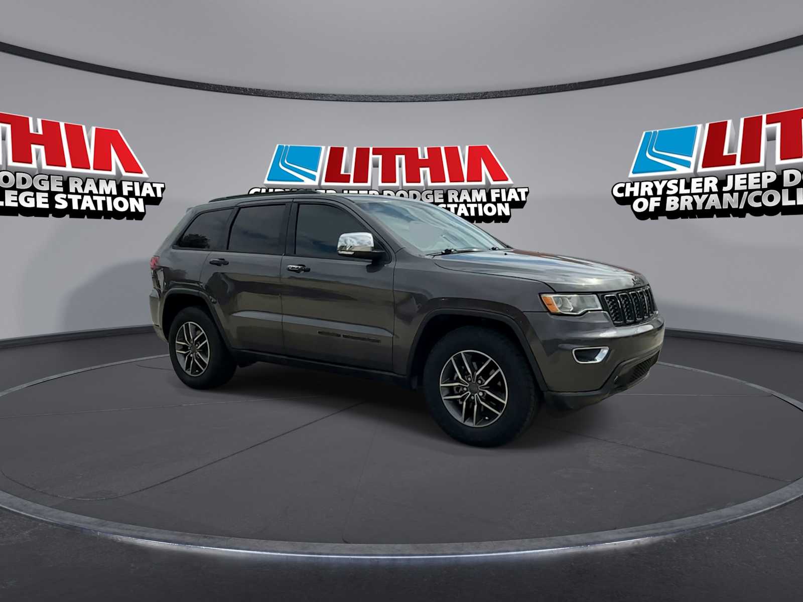 2020 Jeep Grand Cherokee Limited photo 2