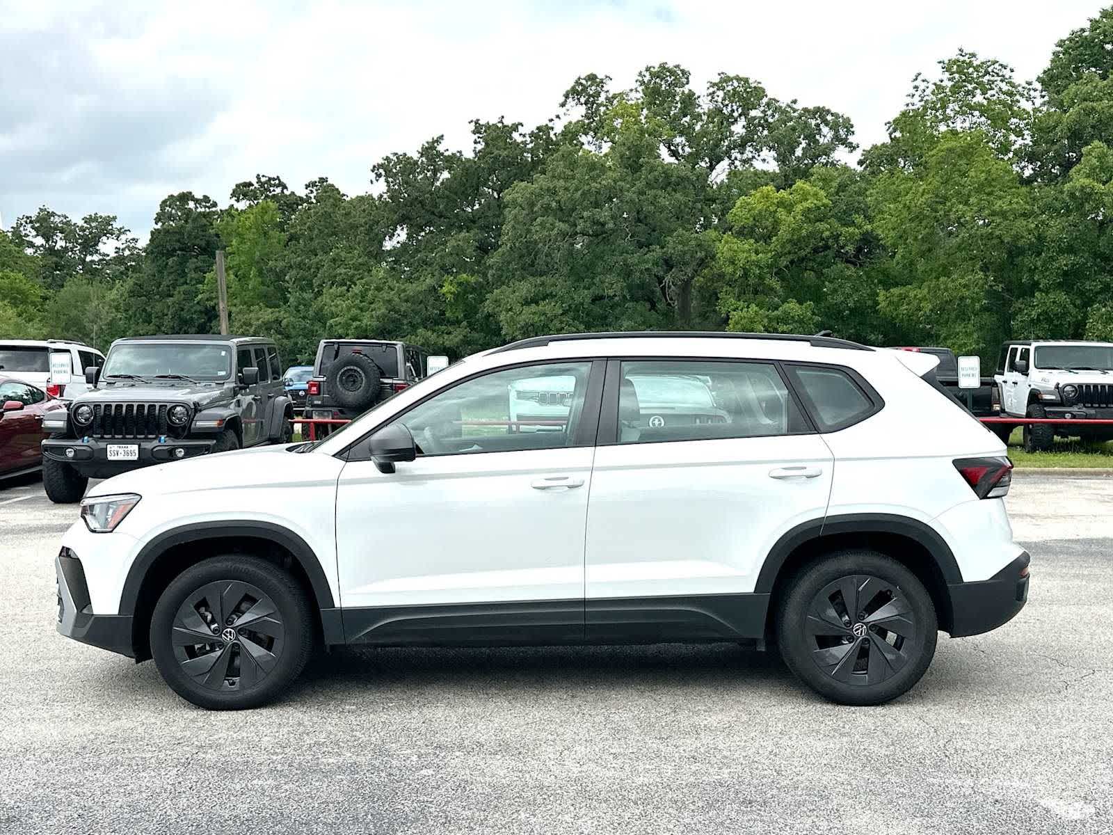 Thumbnail: 2025 Volkswagen Taos - 11