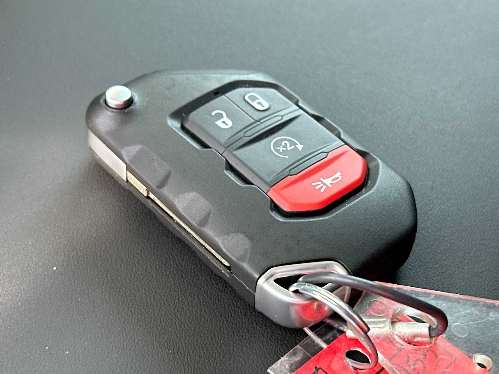 Thumbnail: 2025 Jeep Gladiator - 29