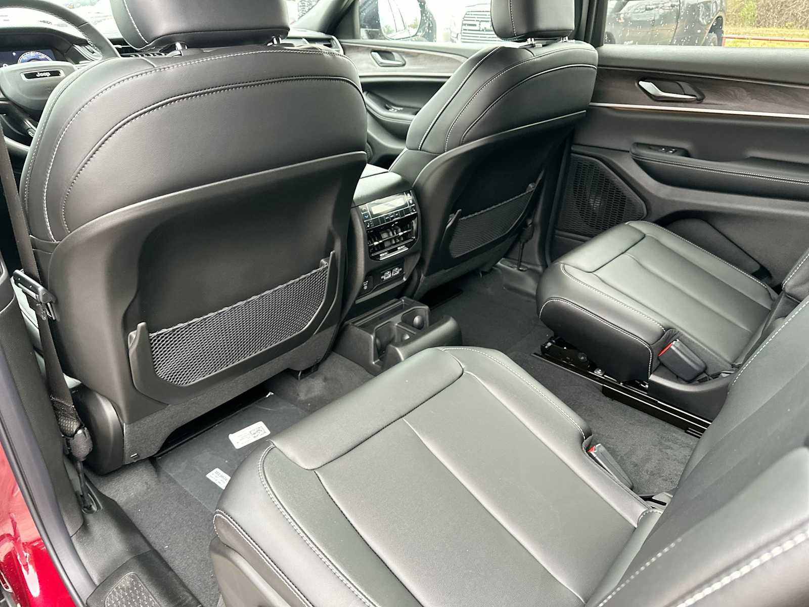 Thumbnail: 2025 Jeep Grand Cherokee - 24