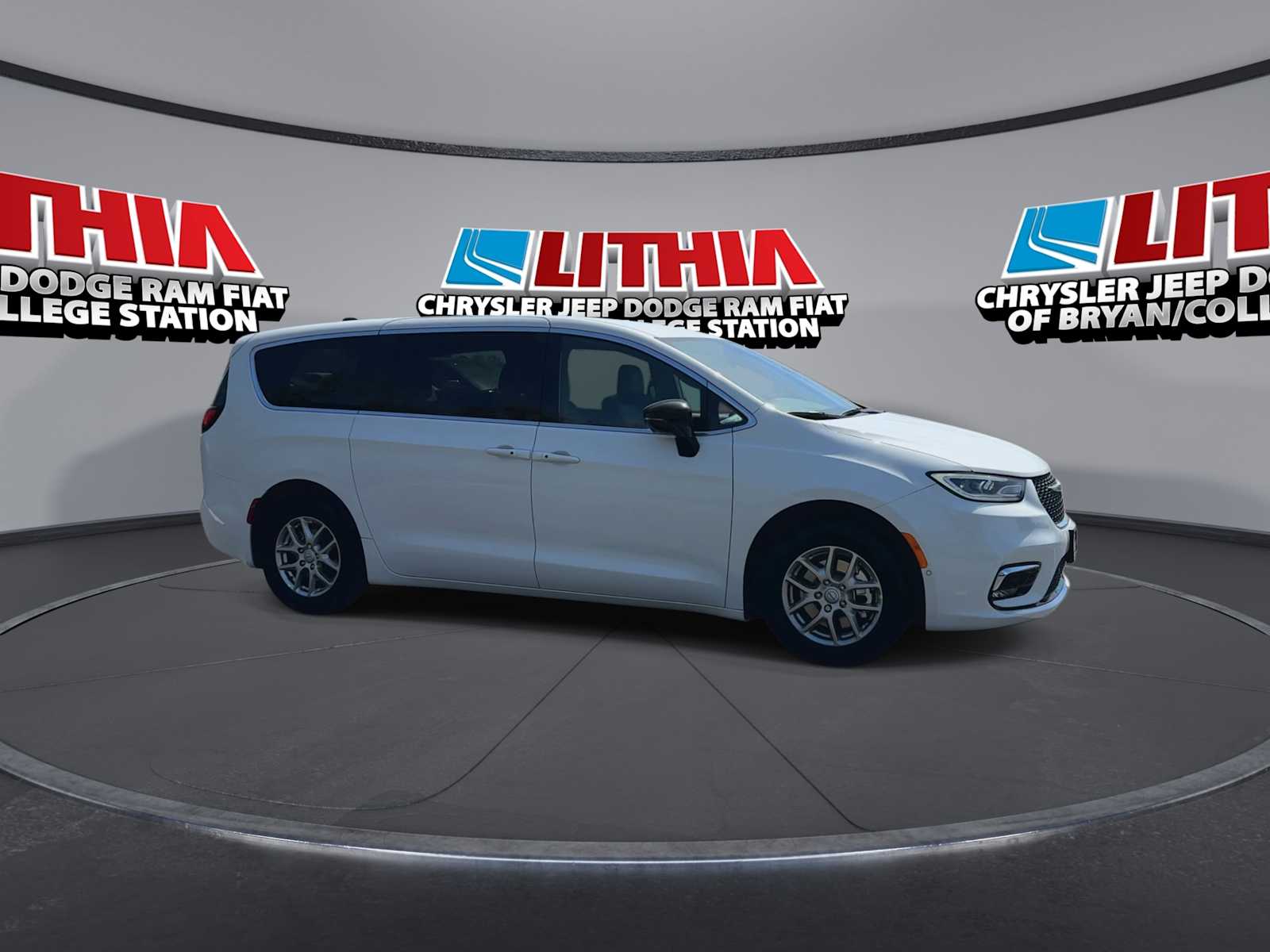 Thumbnail: 2026 Chrysler Pacifica - 9