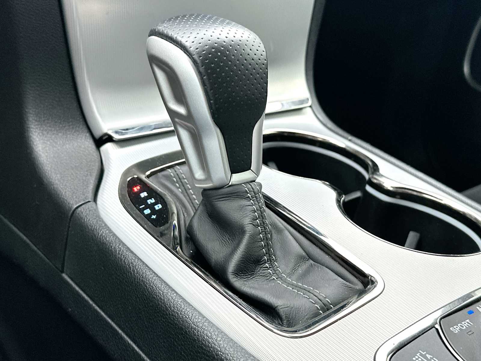 Thumbnail: 2018 Jeep Grand Cherokee - 21