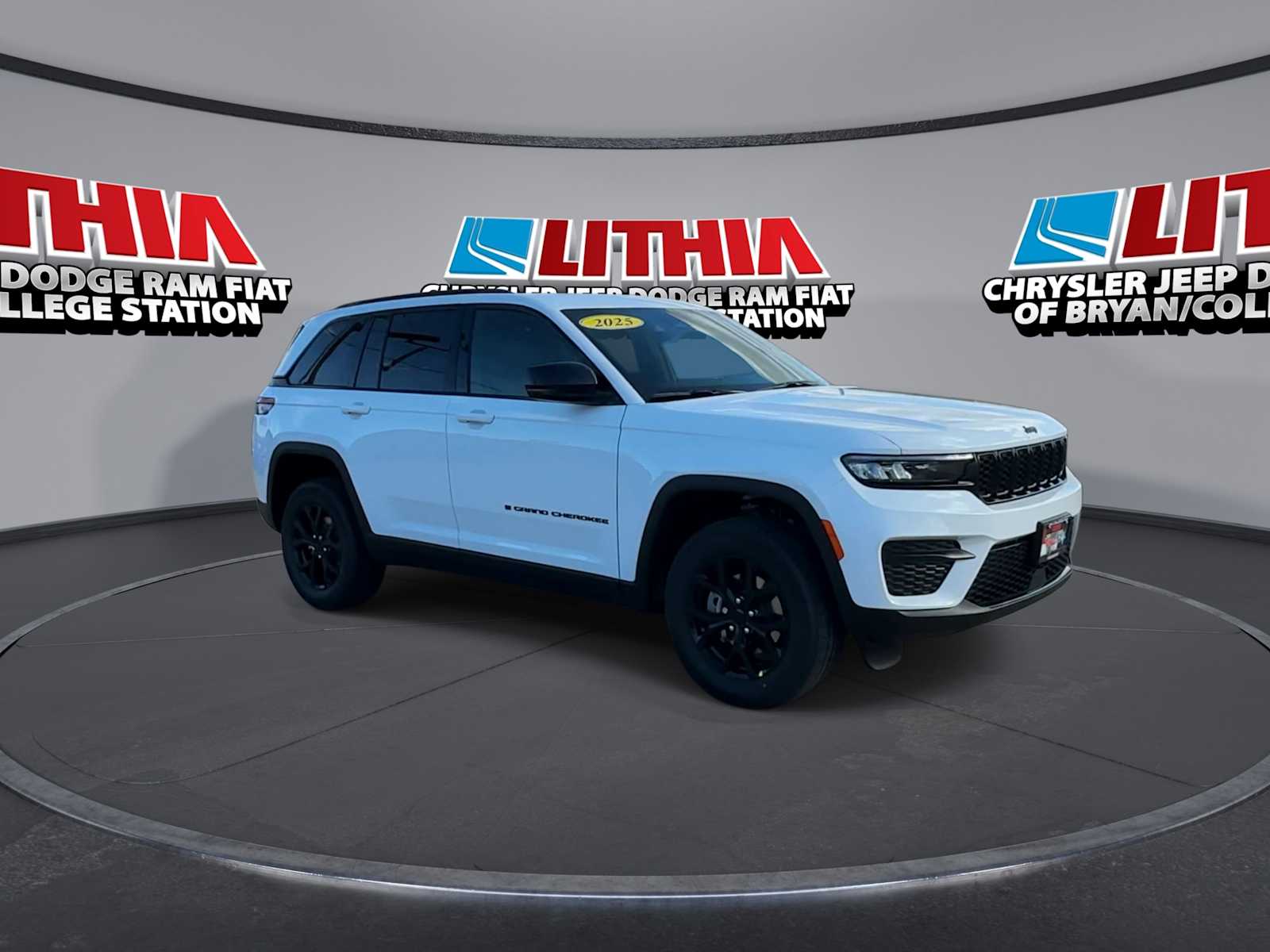 Thumbnail: 2025 Jeep Grand Cherokee - 2