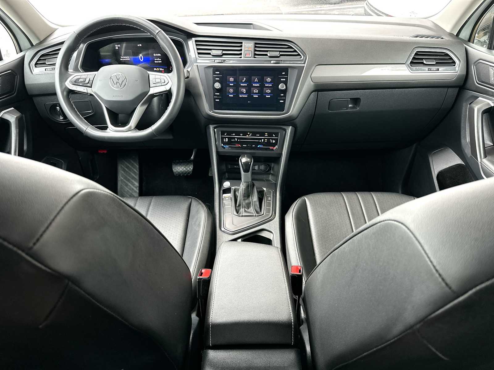 Thumbnail: 2024 Volkswagen Tiguan - 25