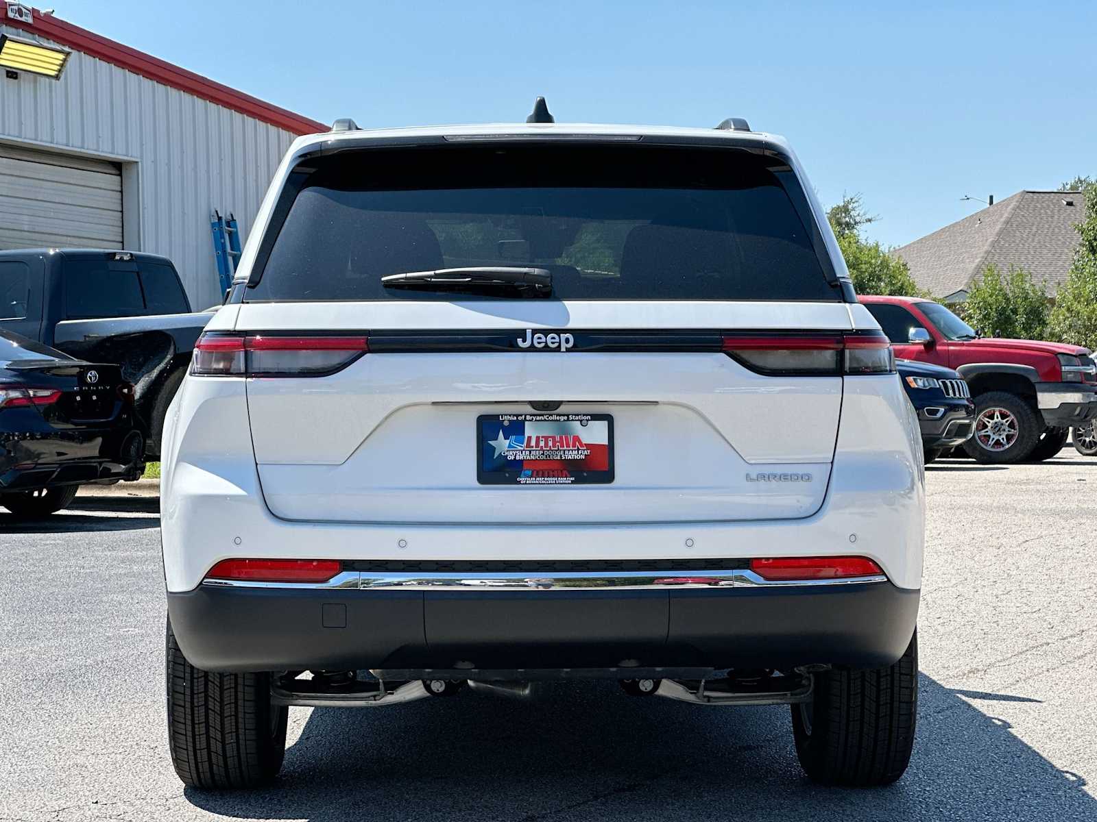Thumbnail: 2025 Jeep Grand Cherokee - 14