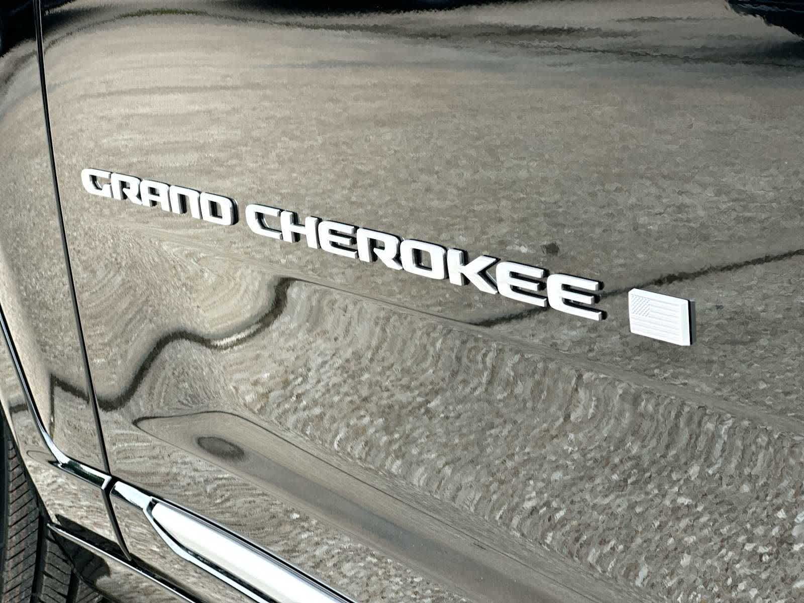 Thumbnail: 2026 Jeep Grand Cherokee - 15