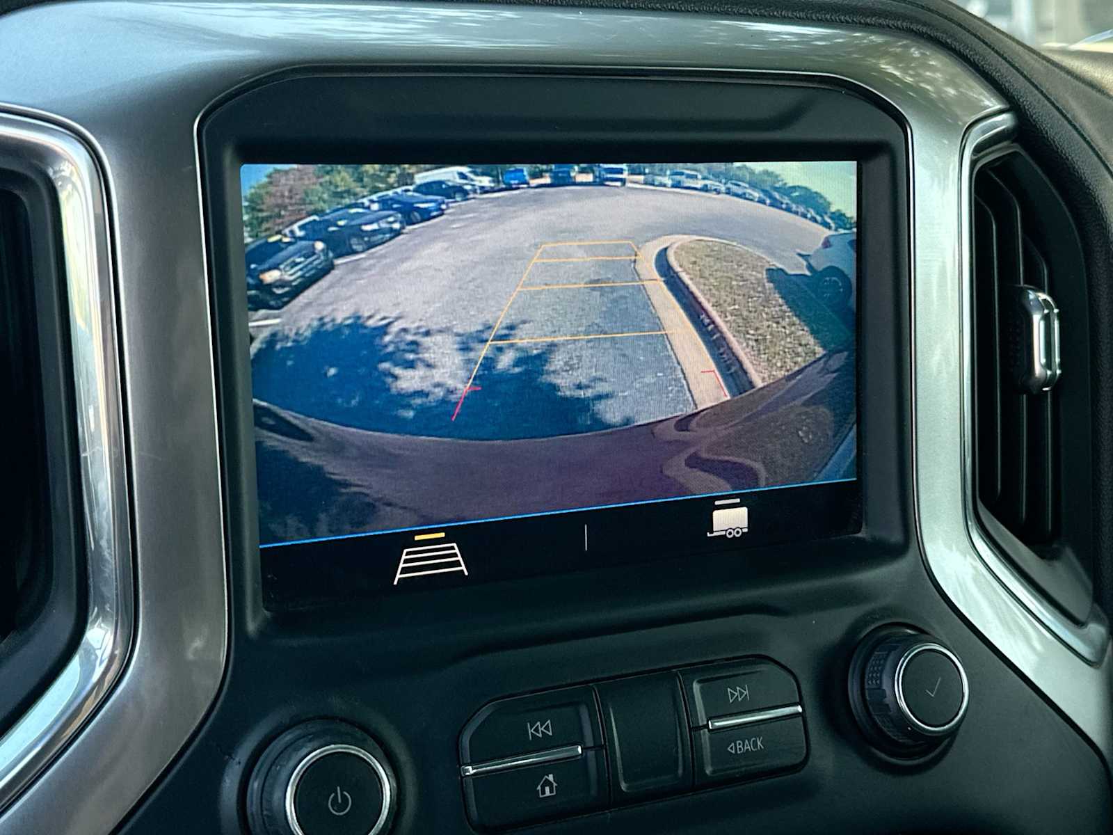 Thumbnail: 2019 Chevrolet Silverado 1500 - 20