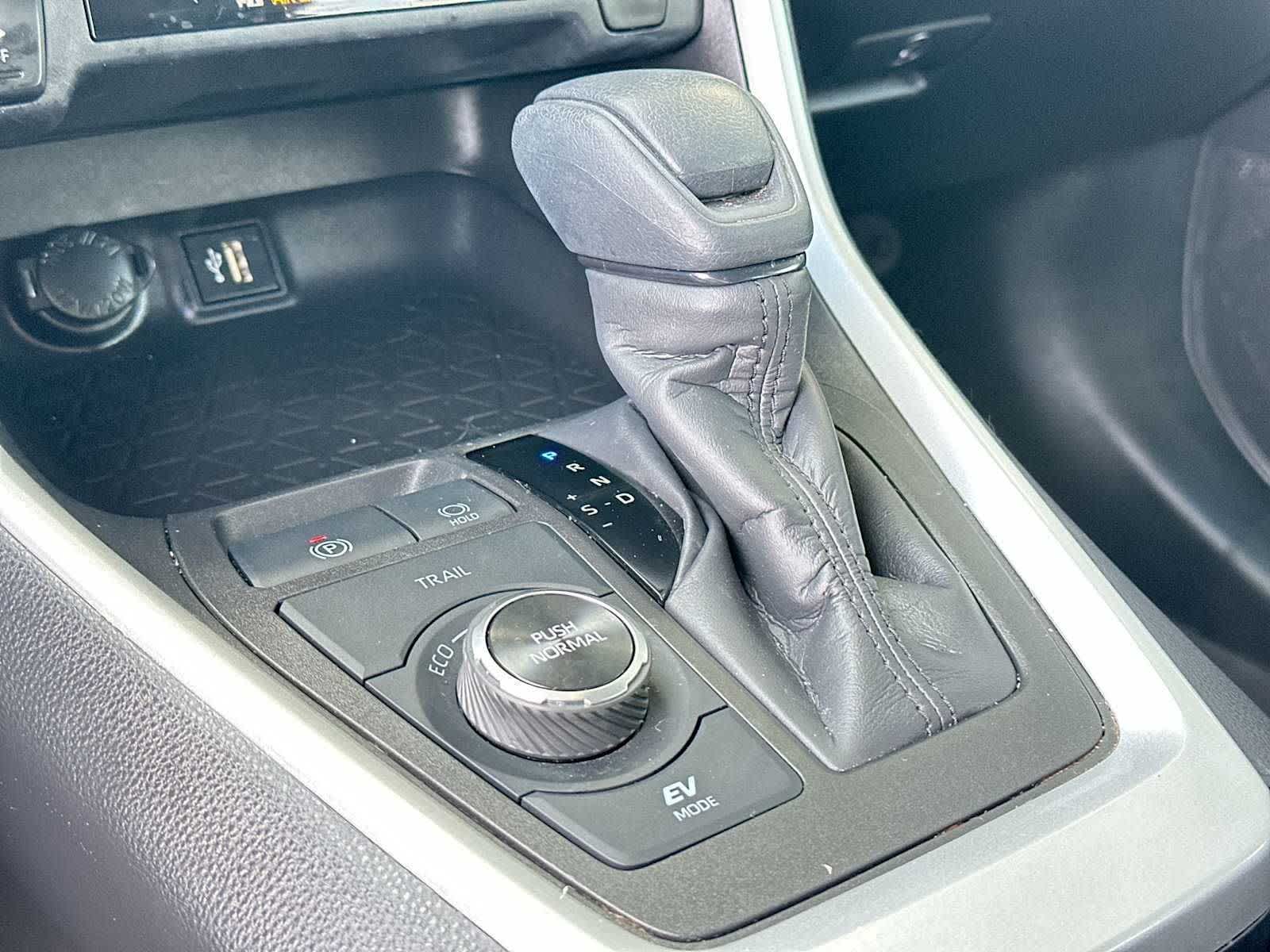 Thumbnail: 2023 Toyota RAV4 - 21