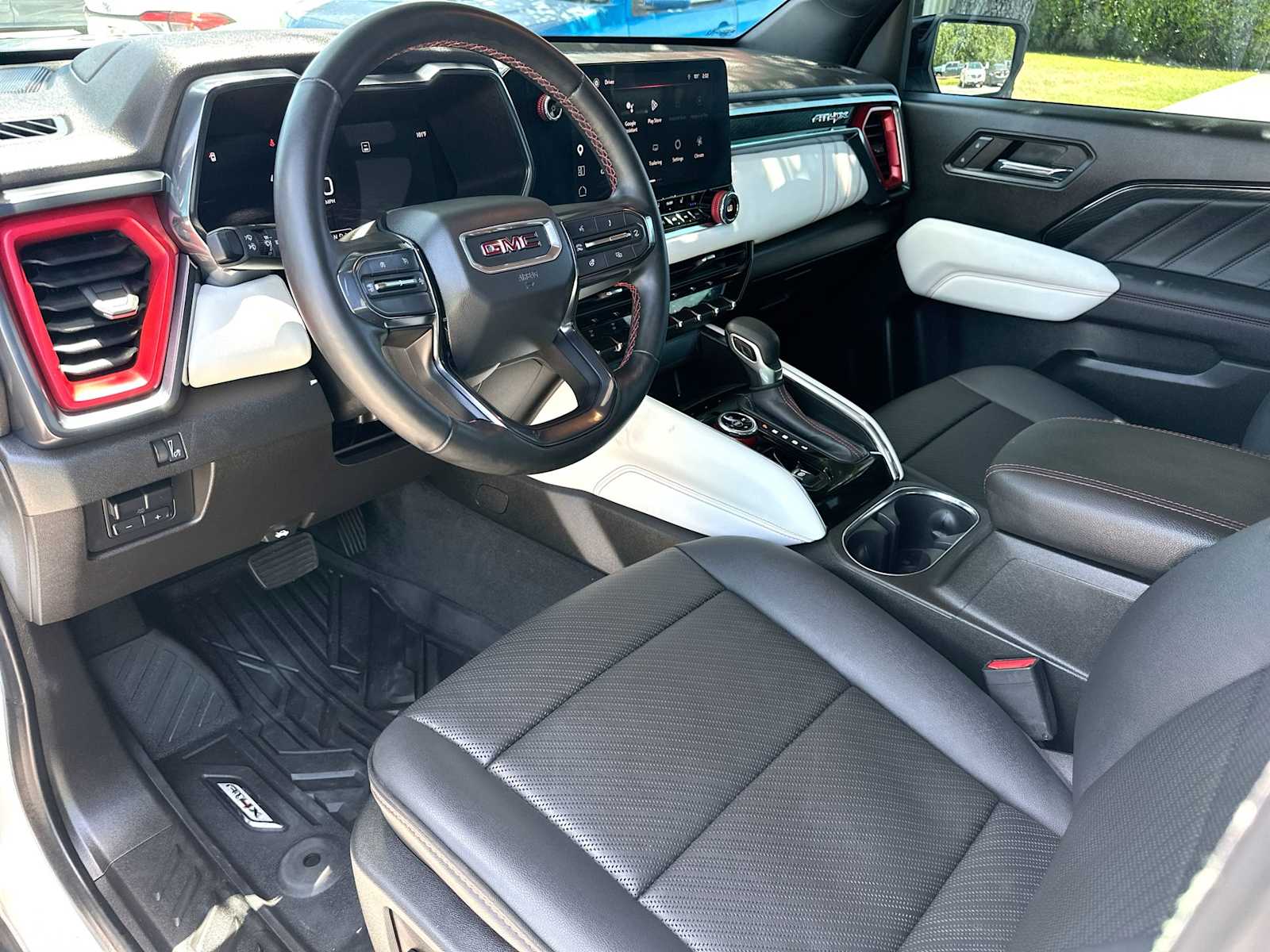Thumbnail: 2024 GMC Canyon - 17