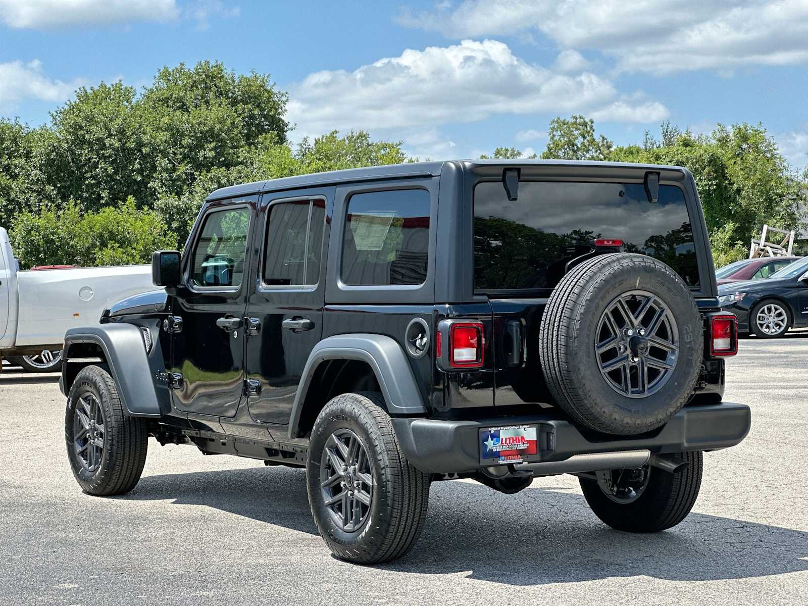 Thumbnail: 2025 Jeep Wrangler - 13