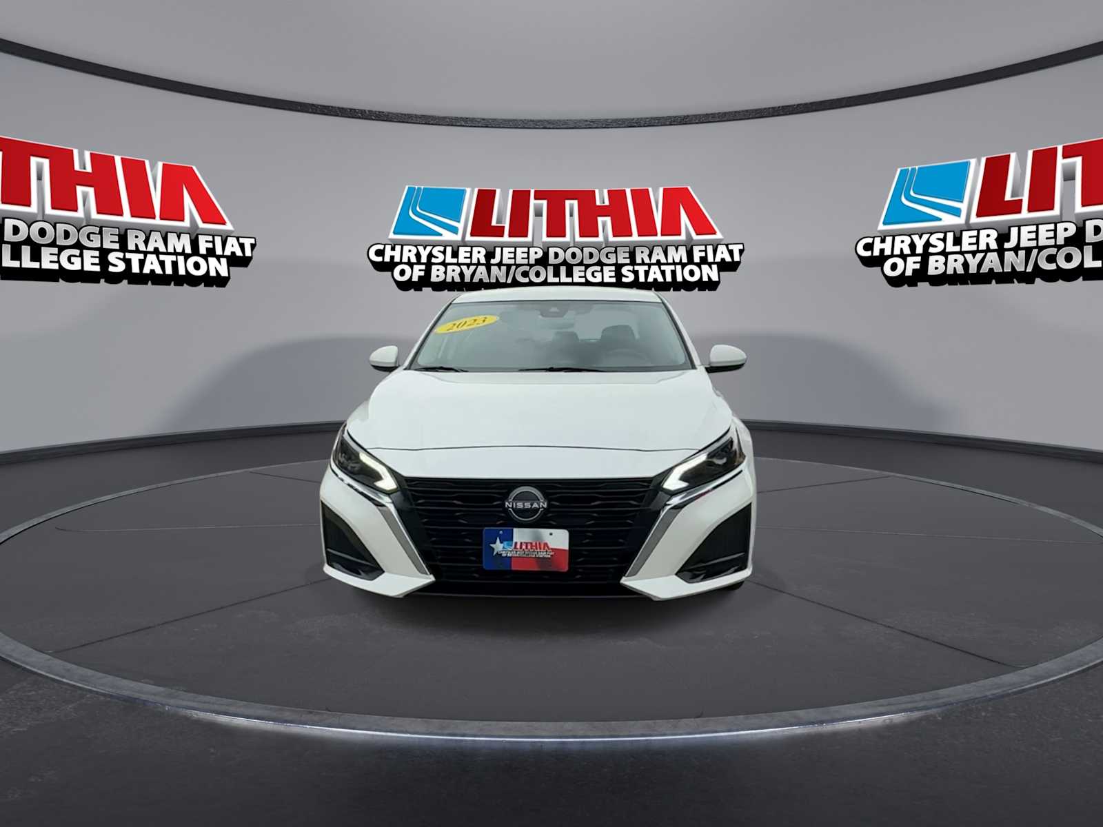 Thumbnail: 2023 Nissan Altima - 3