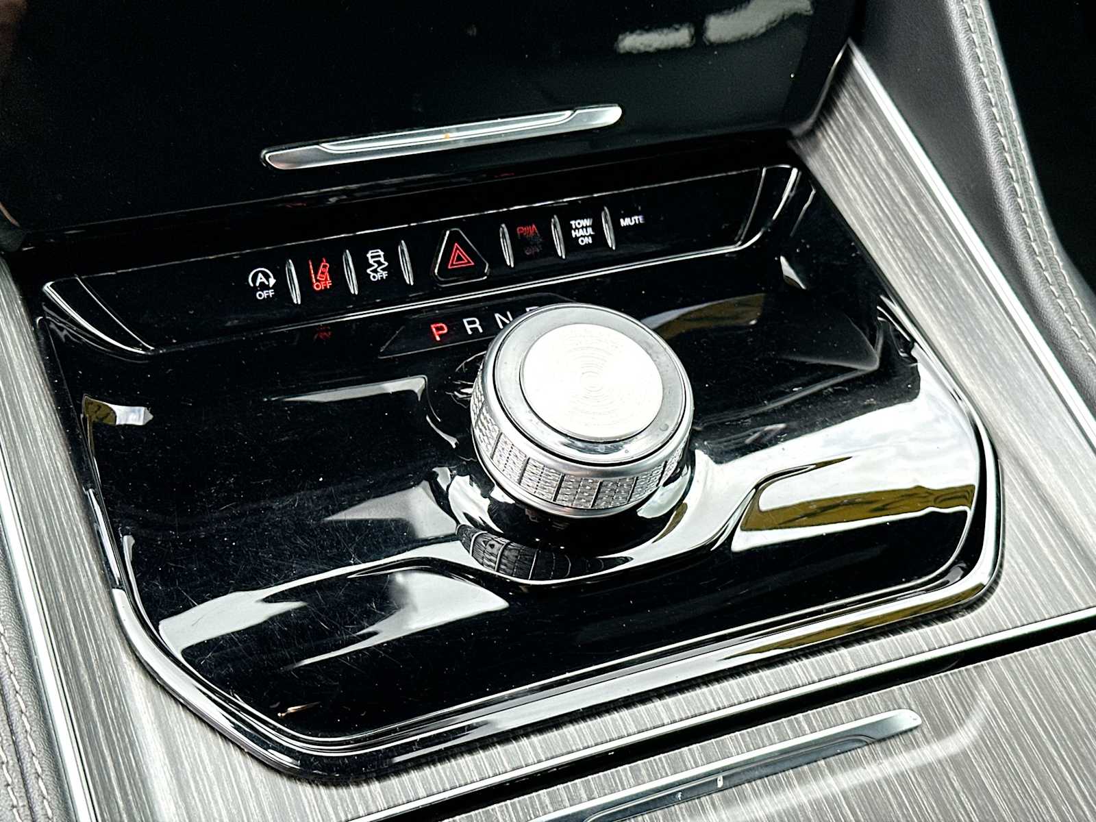 Thumbnail: 2024 Jeep Wagoneer - 21