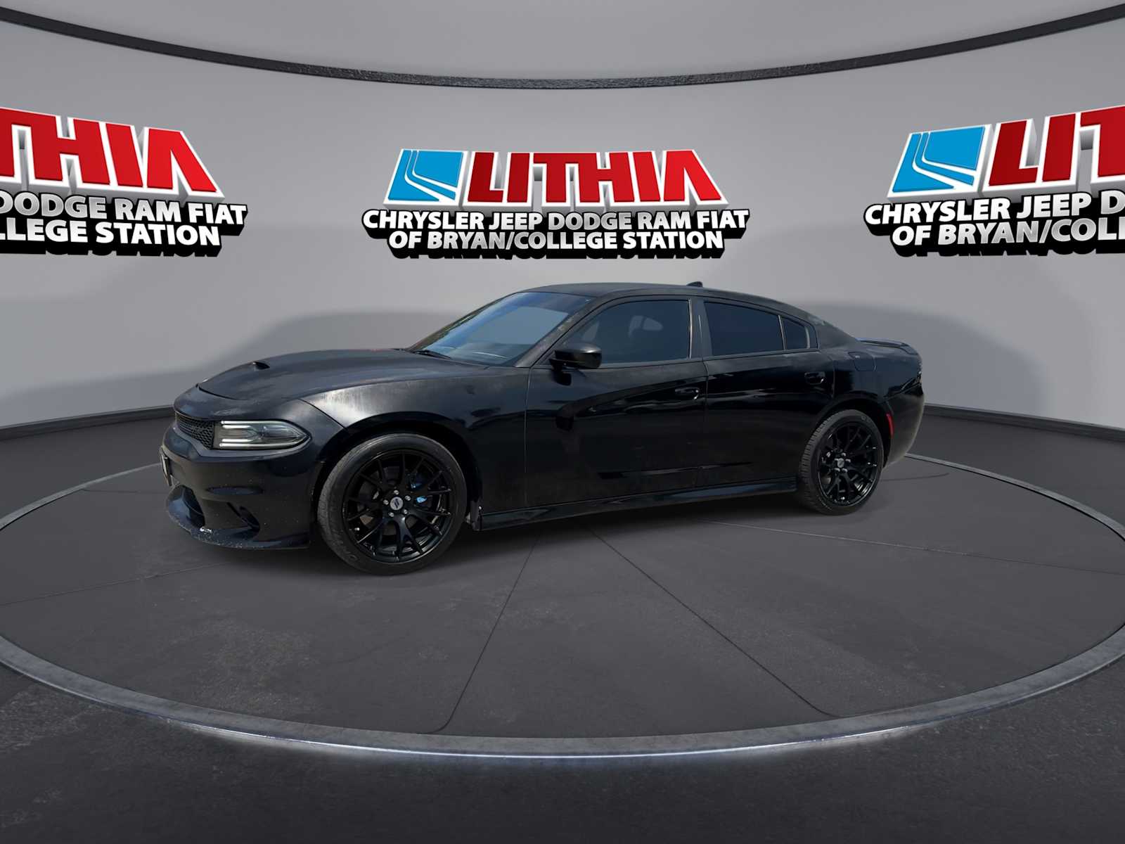 2018 Dodge Charger SXT Plus photo 4