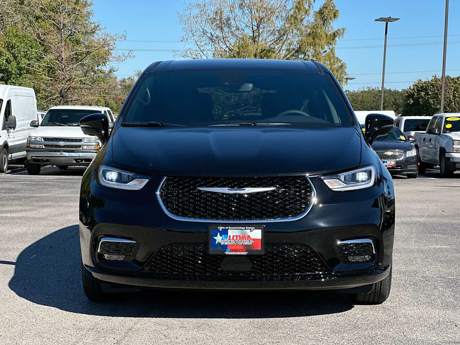 Thumbnail: 2026 Chrysler Pacifica - 10