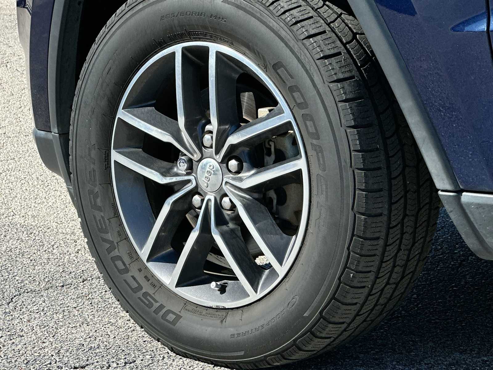 Thumbnail: 2018 Jeep Grand Cherokee - 11