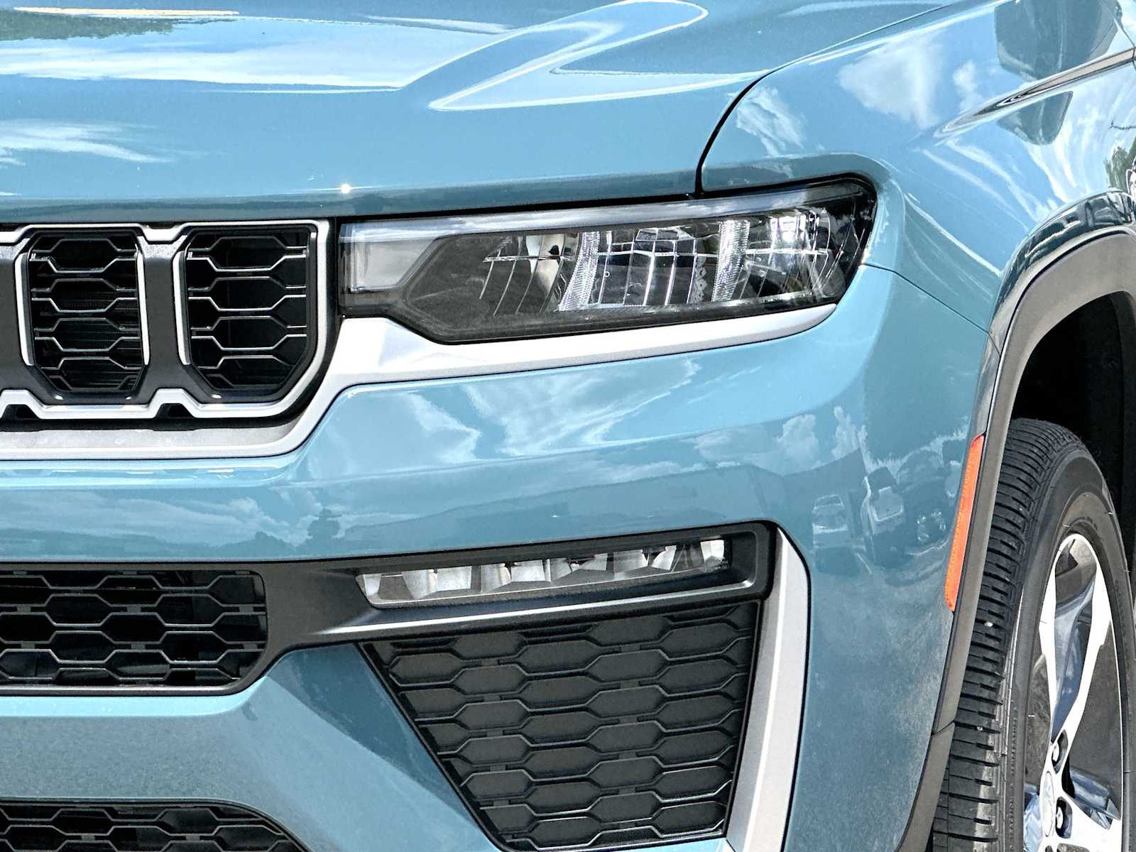Thumbnail: 2026 Jeep Grand Cherokee - 16