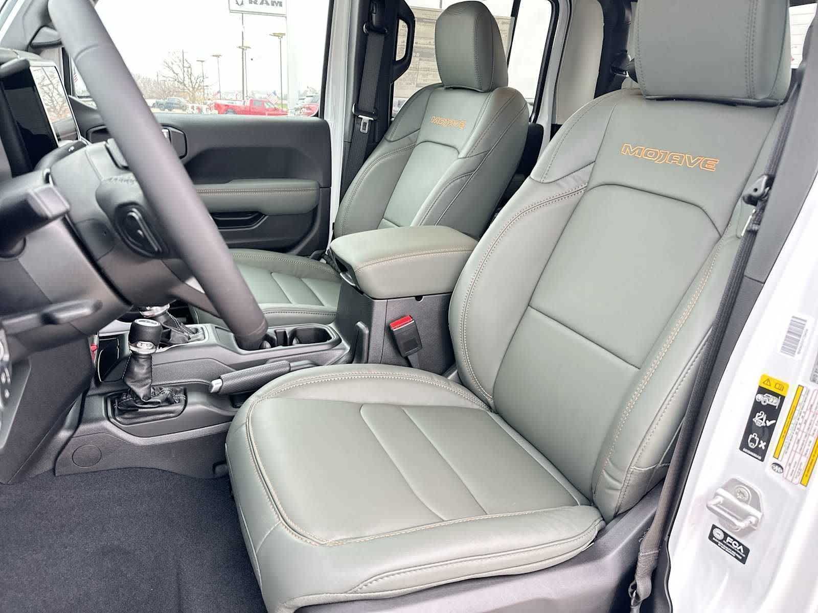 Thumbnail: 2026 Jeep Gladiator - 17