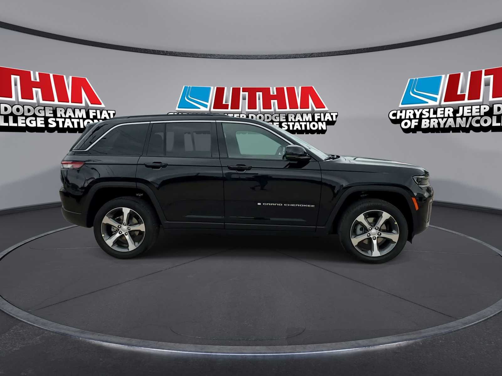 Thumbnail: 2026 Jeep Grand Cherokee - 9