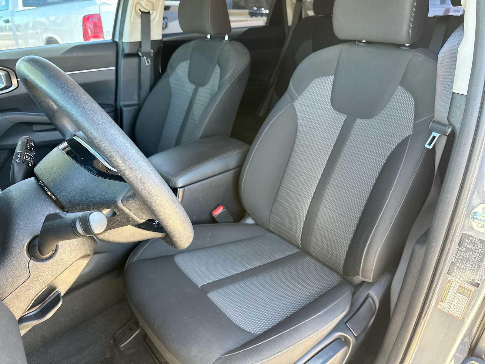 Thumbnail: 2023 Kia Sorento - 17