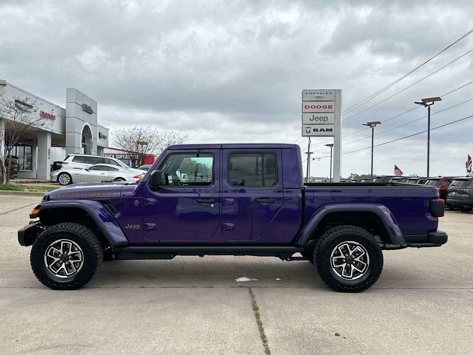 Thumbnail: 2026 Jeep Gladiator - 12