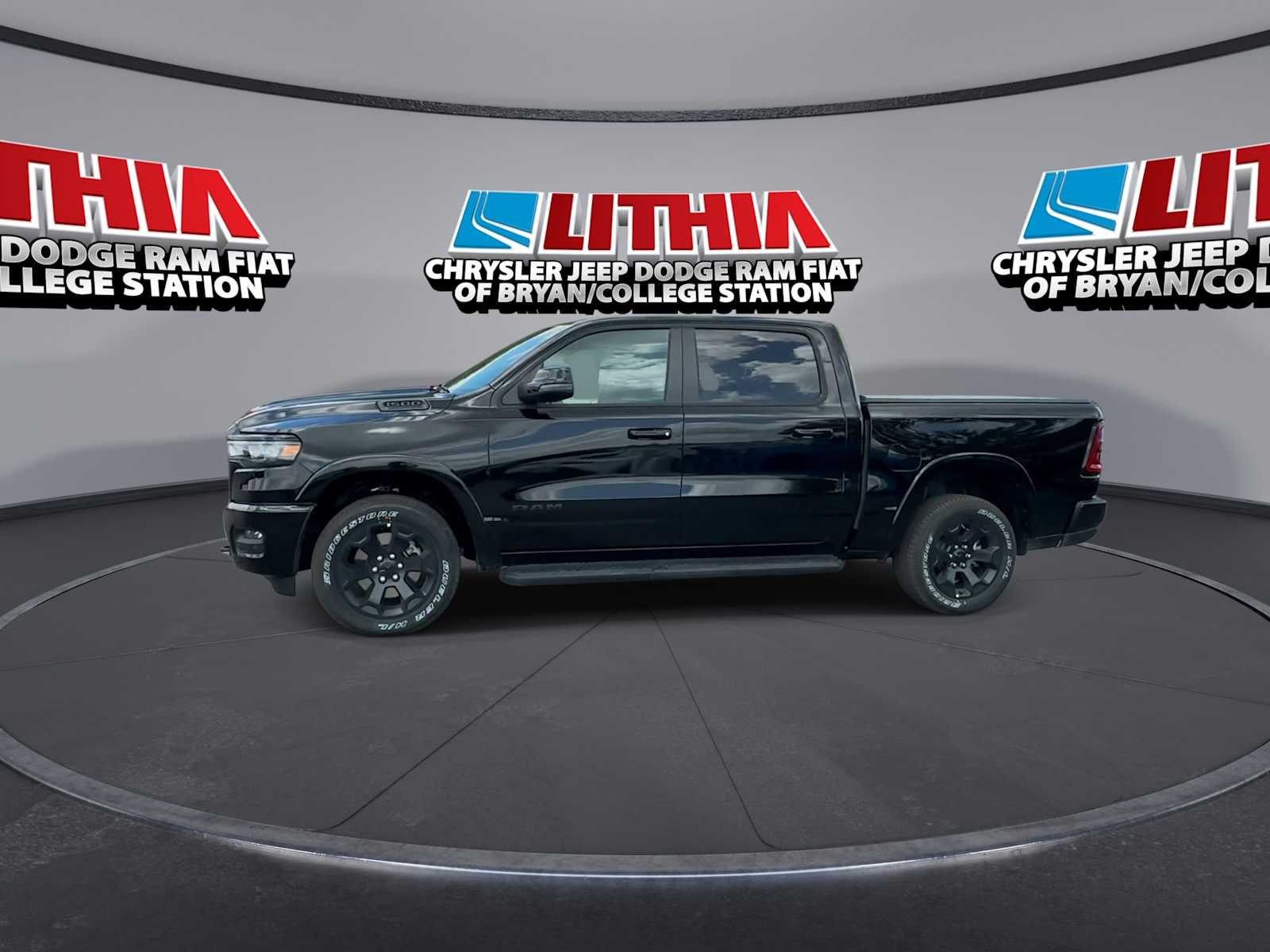 Thumbnail: 2026 RAM 1500 - 4