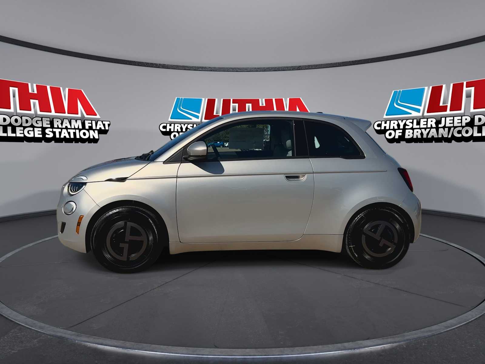 Thumbnail: 2025 Fiat 500e - 5