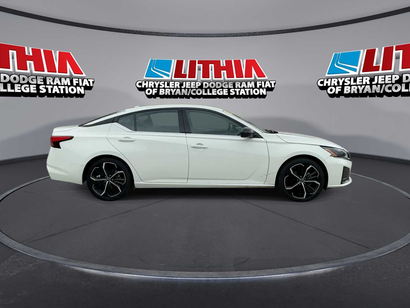 Thumbnail: 2024 Nissan Altima - 9