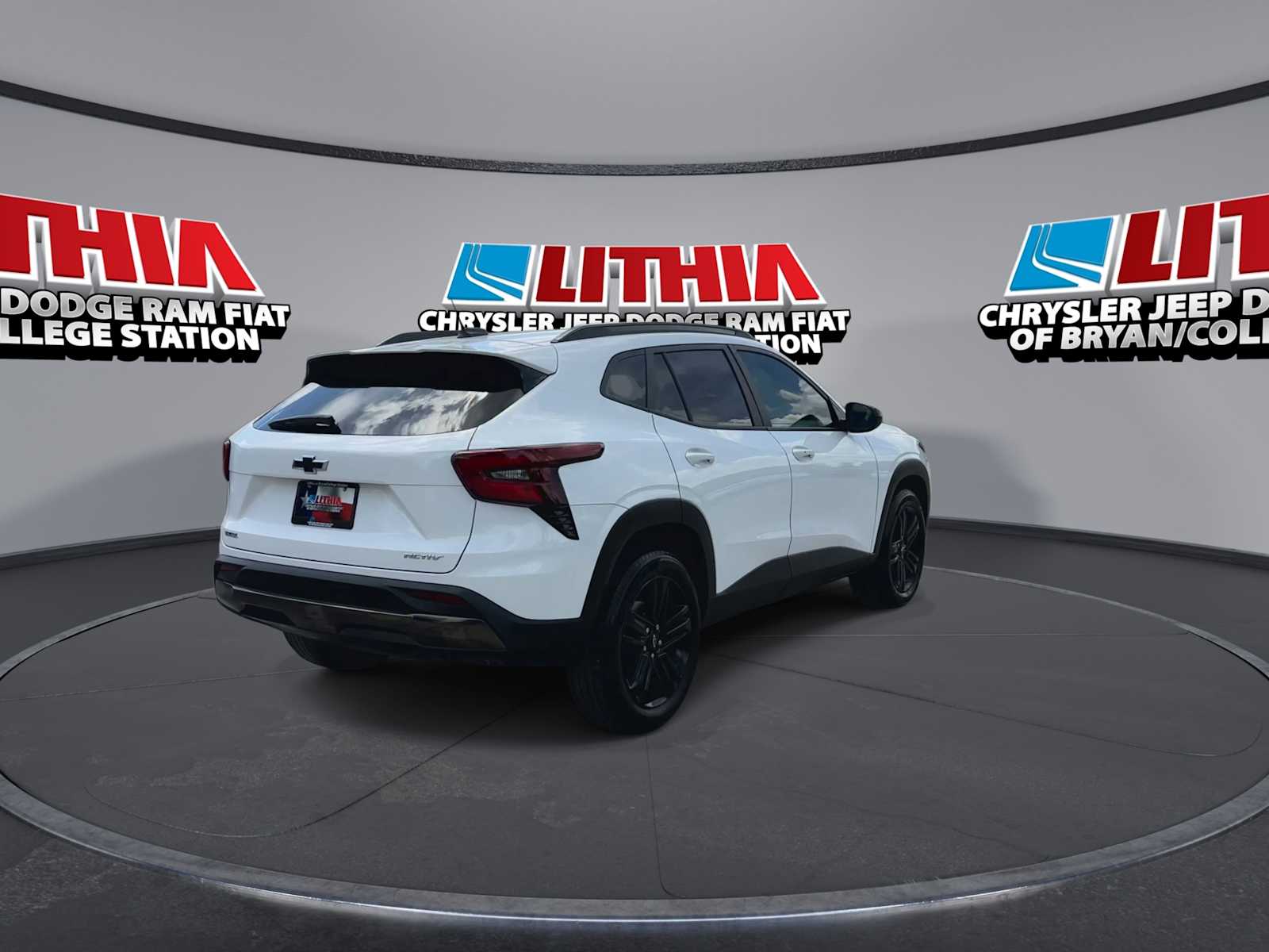 Thumbnail: 2025 Chevrolet Trax - 8