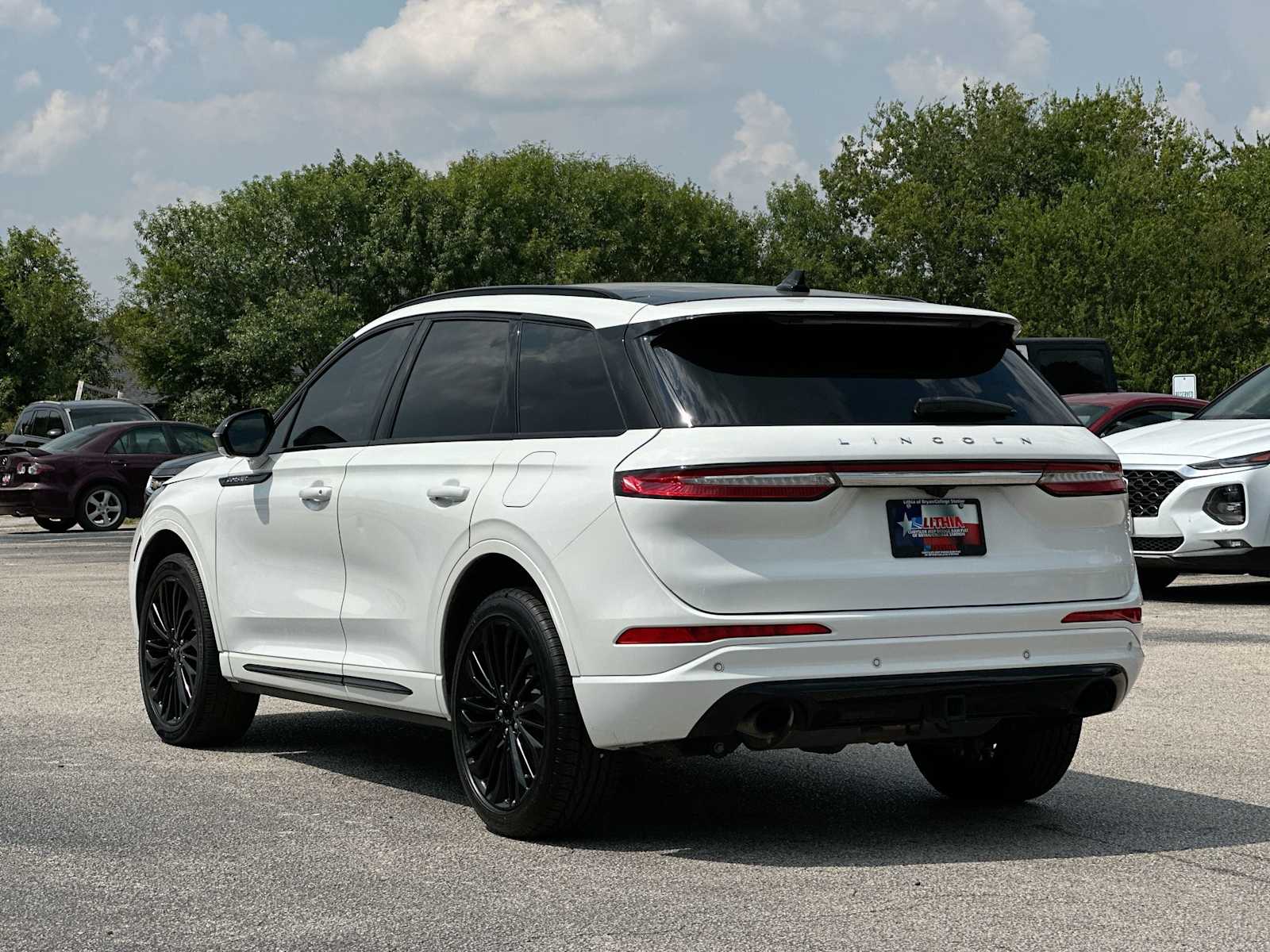 Thumbnail: 2023 Lincoln Corsair - 13