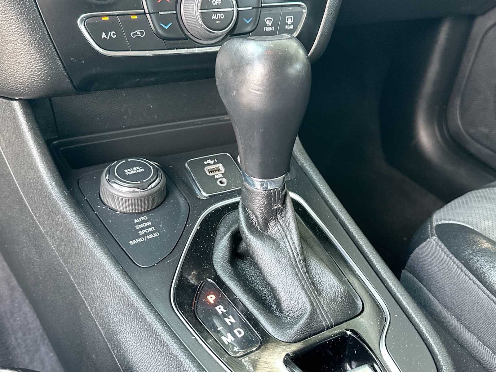 Thumbnail: 2023 Jeep Cherokee - 21