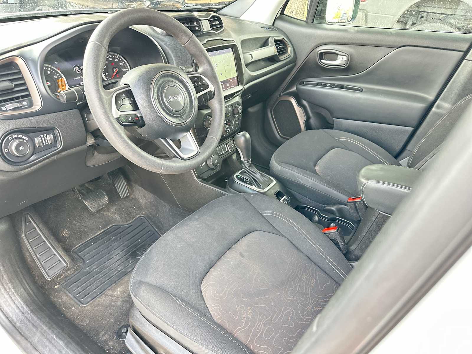 Thumbnail: 2023 Jeep Renegade - 18