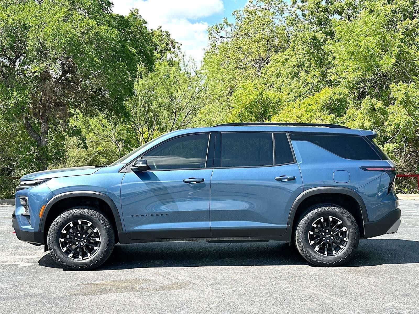 Thumbnail: 2025 Chevrolet Traverse - 12