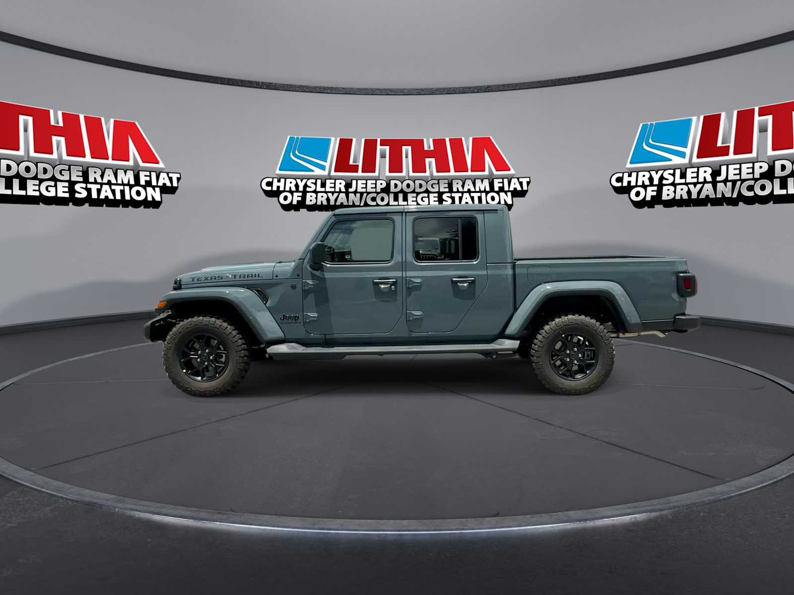 Thumbnail: 2026 Jeep Gladiator - 5