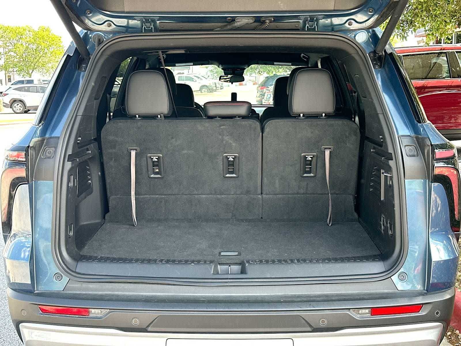 Thumbnail: 2025 Chevrolet Traverse - 28