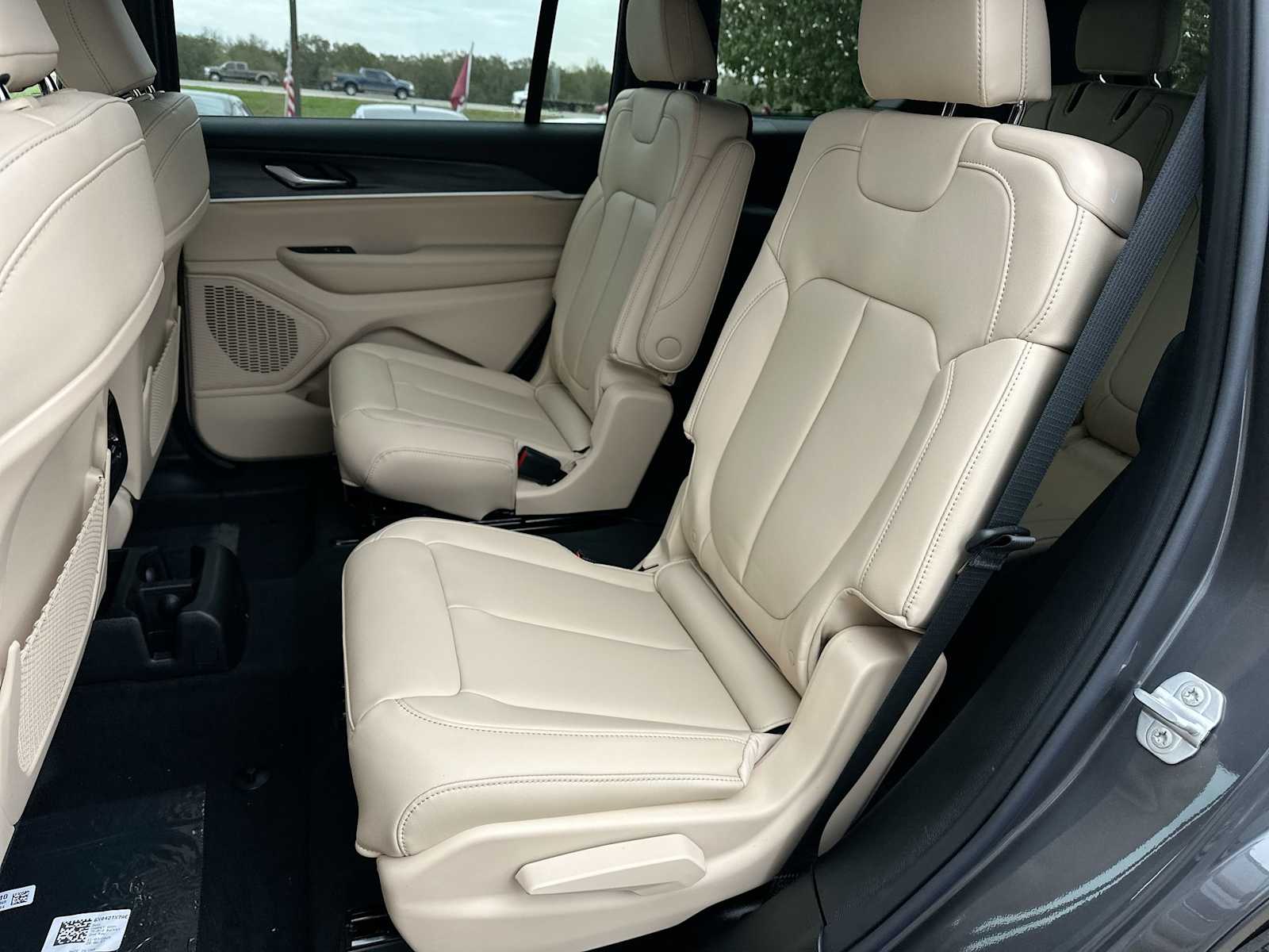 Thumbnail: 2025 Jeep Grand Cherokee - 23