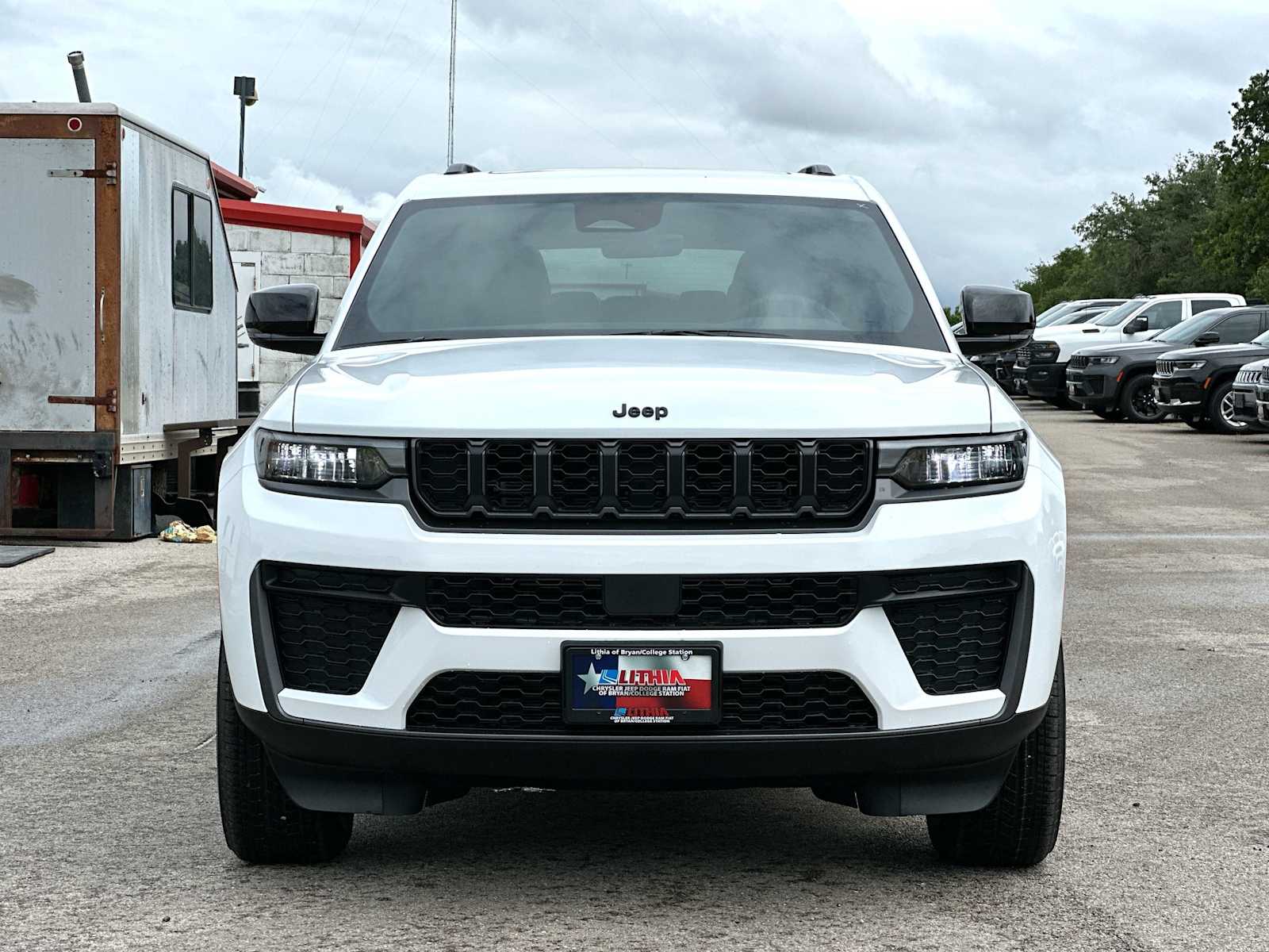 Thumbnail: 2026 Jeep Grand Cherokee - 10