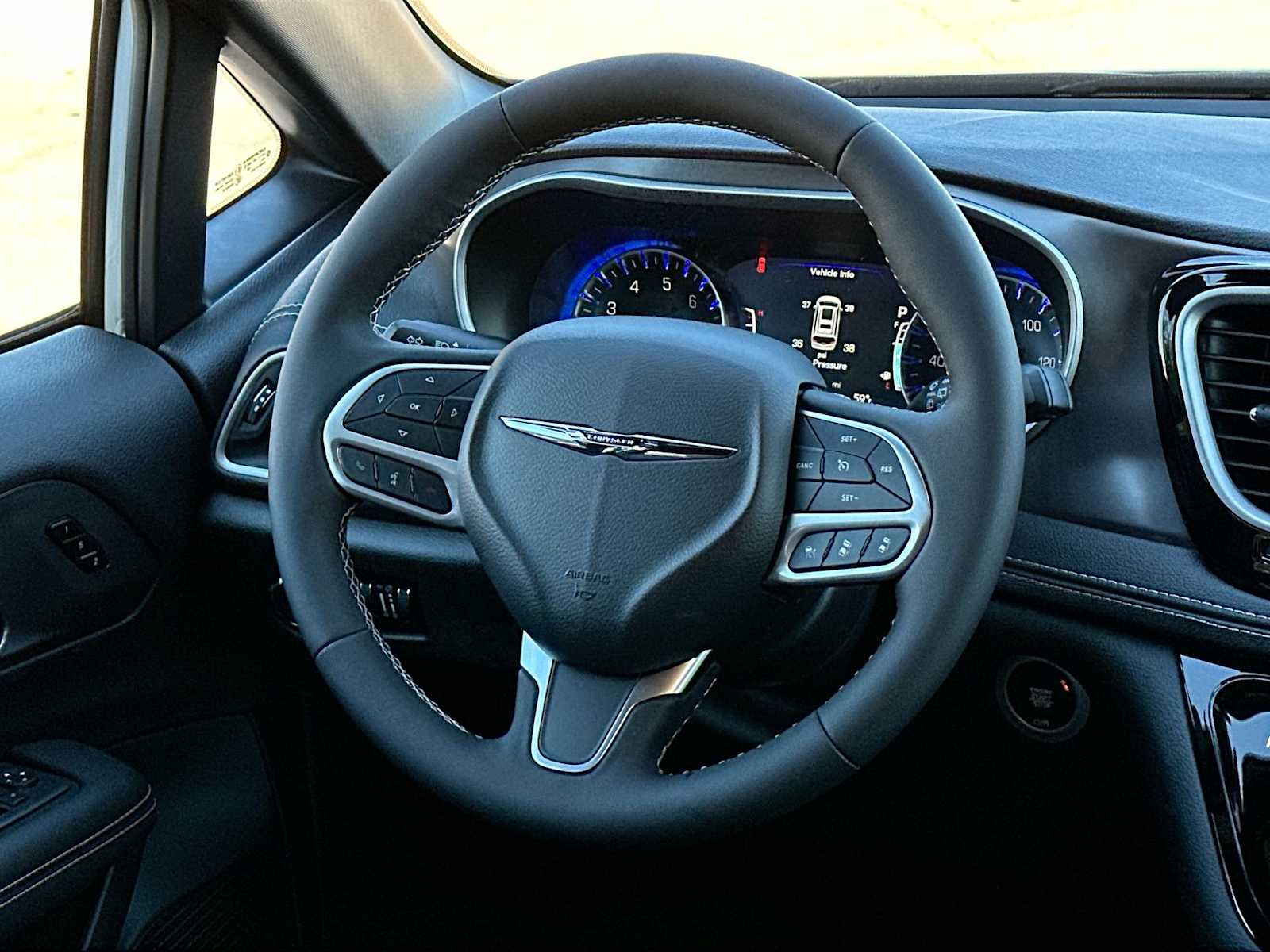 Thumbnail: 2026 Chrysler Pacifica - 27