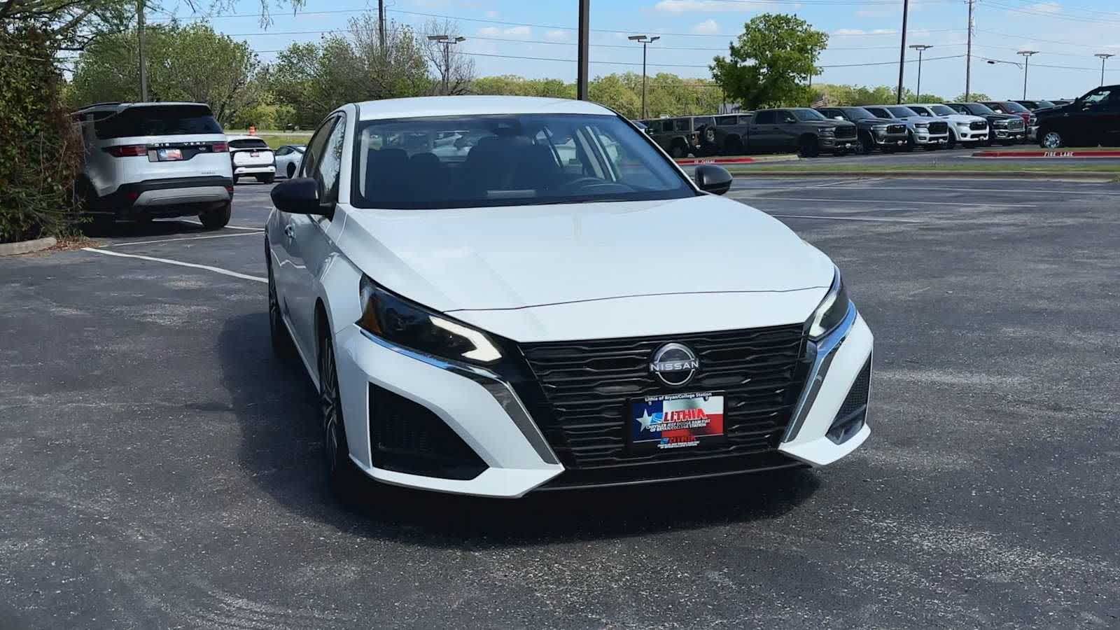 Thumbnail: 2025 Nissan Altima - 3