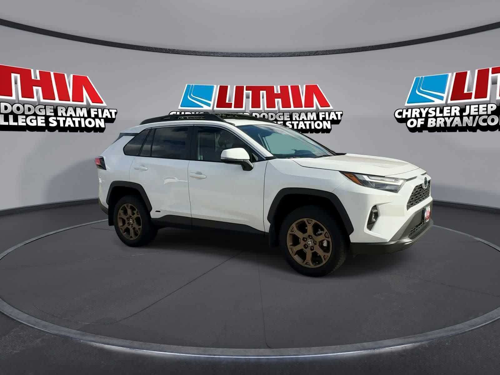 Thumbnail: 2023 Toyota RAV4 - 9
