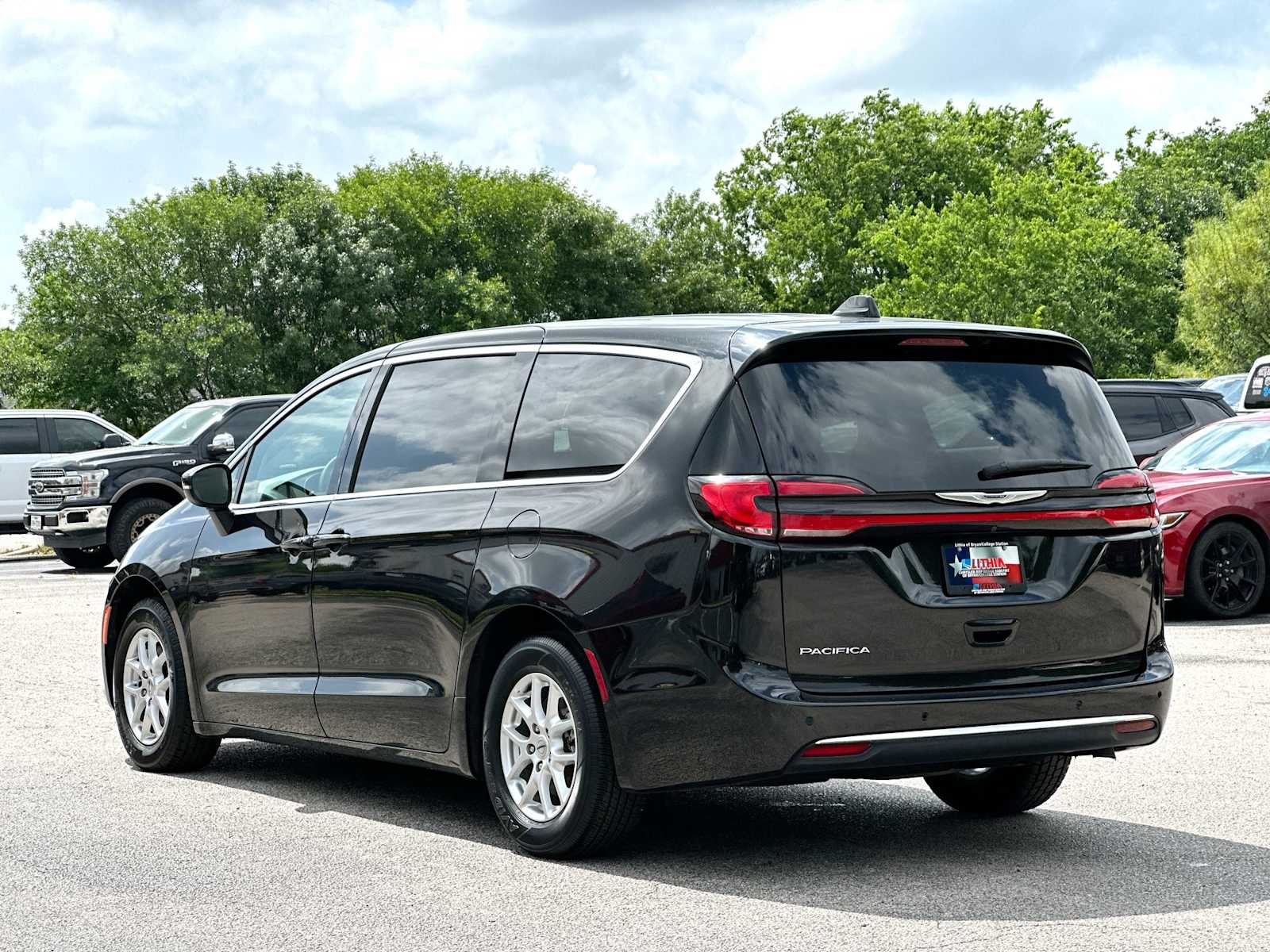 Thumbnail: 2023 Chrysler Pacifica - 13