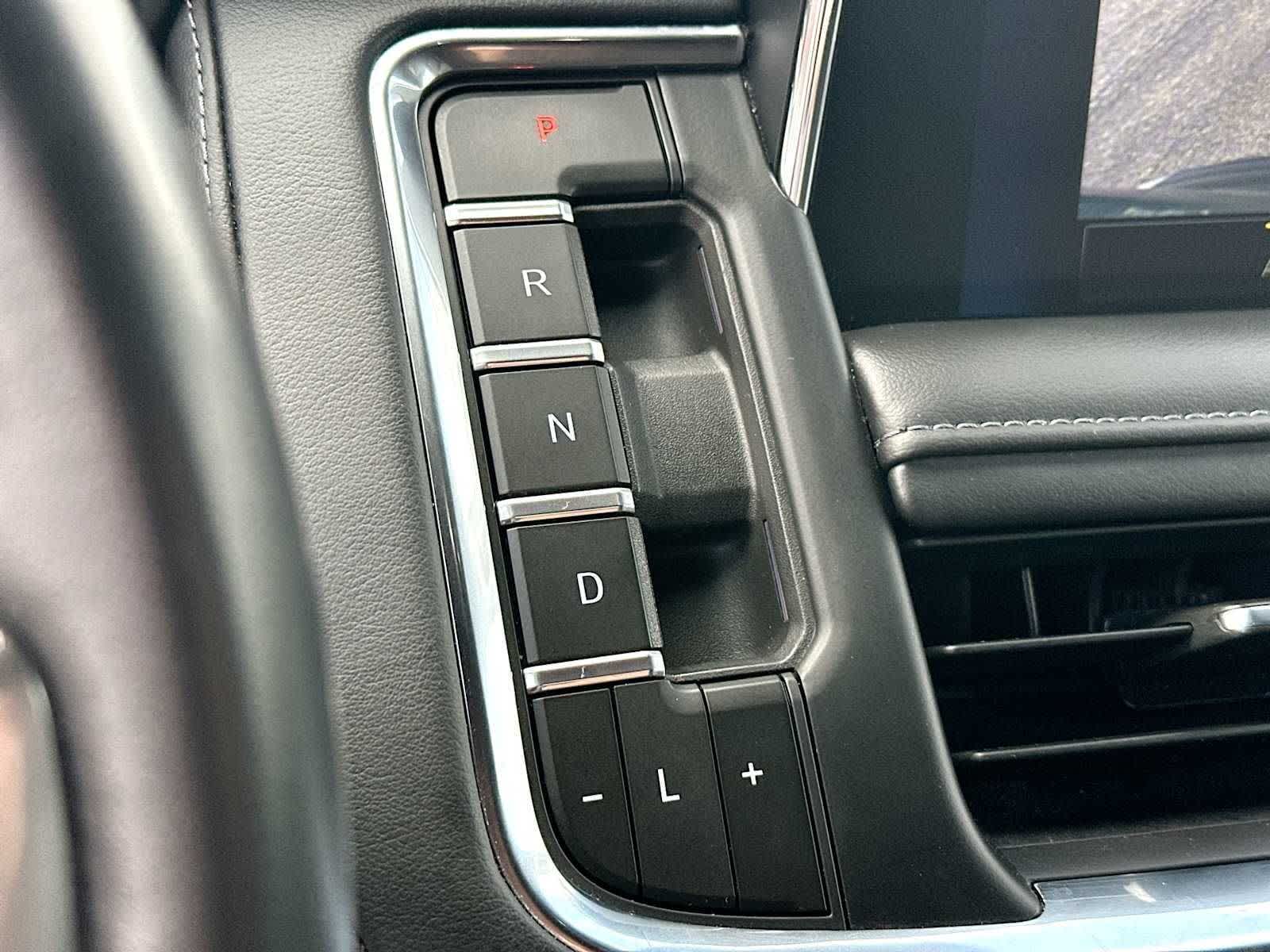 Thumbnail: 2024 Chevrolet Tahoe - 21