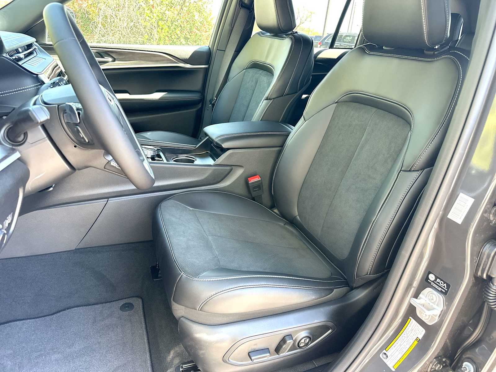 Thumbnail: 2026 Jeep Grand Cherokee - 17