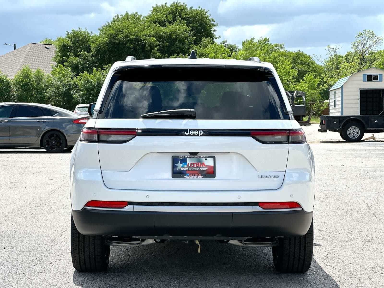 Thumbnail: 2026 Jeep Grand Cherokee - 14