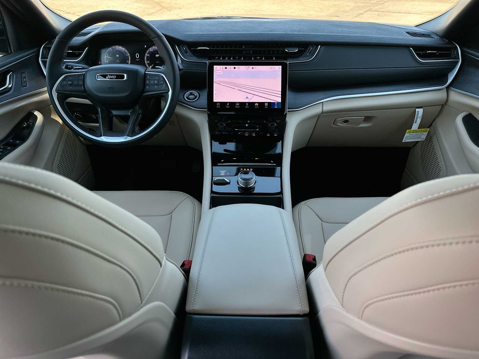 Thumbnail: 2025 Jeep Grand Cherokee - 25