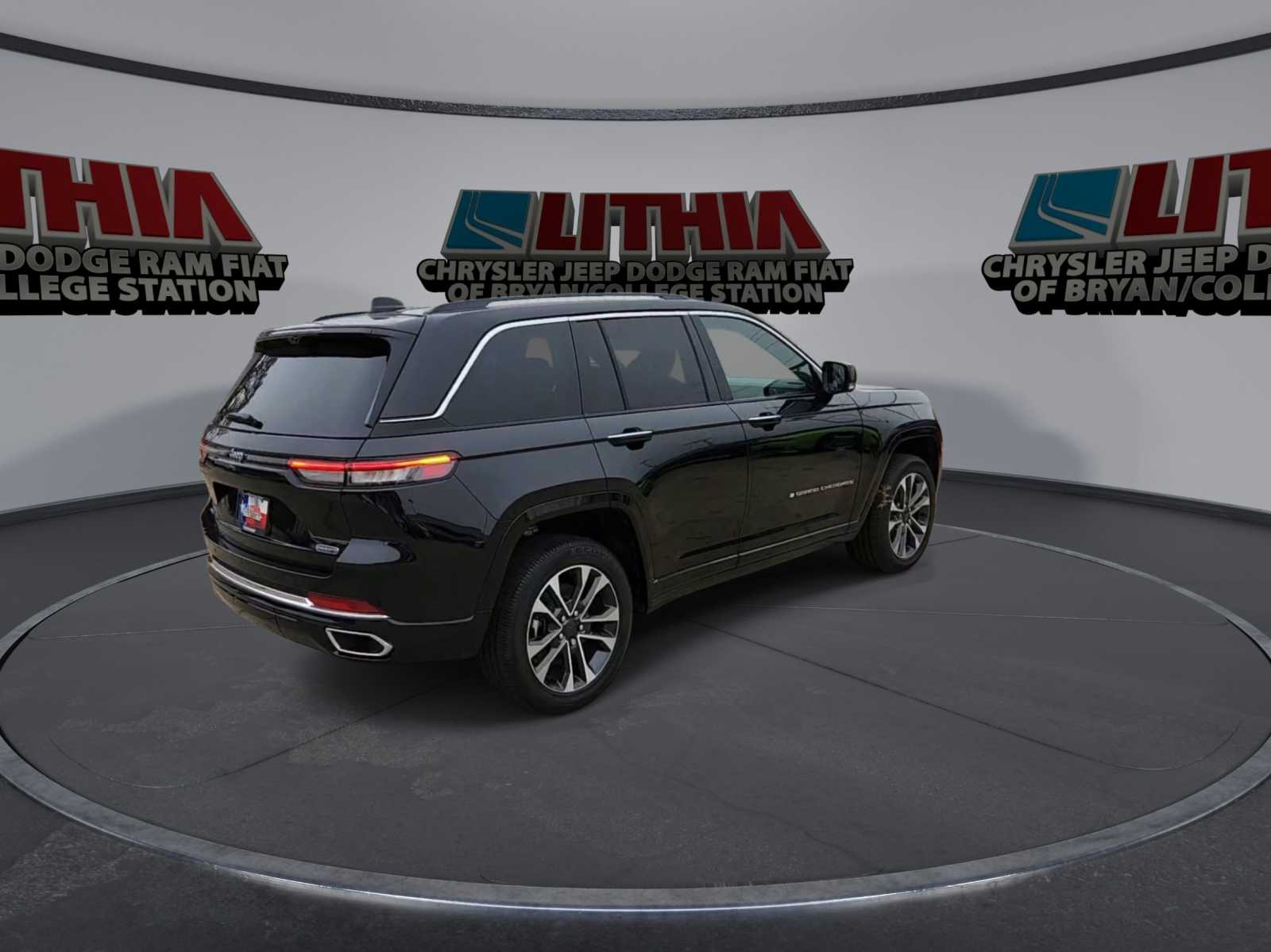 2024 Jeep Grand Cherokee Overland 4xe 8